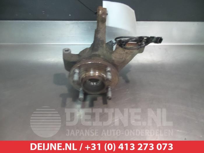 Nissan Note Fusee rechts-voor O323486