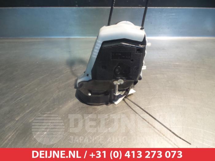 Subaru XV Deurslot Mechaniek 4Deurs rechts-achter O281527