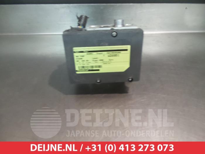 Gebruikte ABS Pomp Nissan Navara (D40) 2.5 dCi 16V 4x4 Prijs € 35,00 Margeregeling aangeboden door V.Deijne Jap.Auto-onderdelen BV