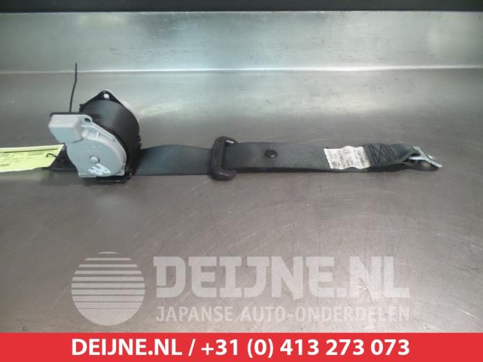 Toyota Auris Rear seatbelt, right O316093