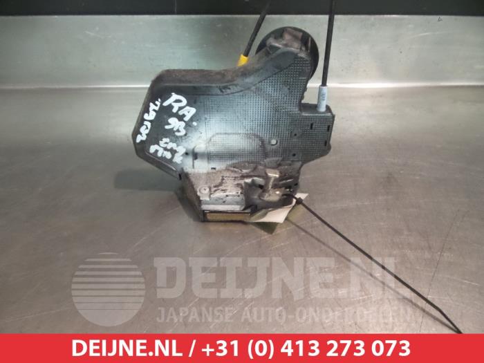 Toyota Corolla Deurslot Mechaniek 4Deurs rechts-achter O281835