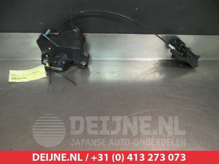 Daihatsu Sirion Deurslot Mechaniek 4Deurs links-voor O279757