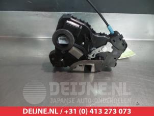 Daihatsu Sirion Deurslot Mechaniek 4Deurs links-voor O279757 foto 2
