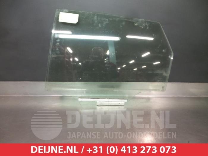 Toyota Verso-S Portierruit 4Deurs links-achter O288083