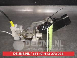 Toyota Aygo Deurslot Mechaniek 4Deurs links-voor O279933 foto 3