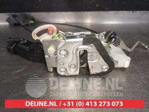 Toyota Aygo Deurslot Mechaniek 4Deurs links-voor O279933 foto 2