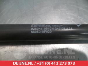 Toyota Verso Gasdemper rechts-achter O295513 foto 2