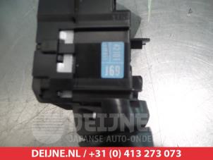 Toyota Verso-S Light switch O307514 photo 2