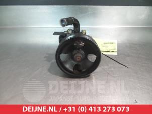 Gebruikte Pomp Servo Kia Carens III (FG) 2.0 CRDI VGT 16V Prijs € 50,00 Margeregeling aangeboden door V.Deijne Jap.Auto-onderdelen BV