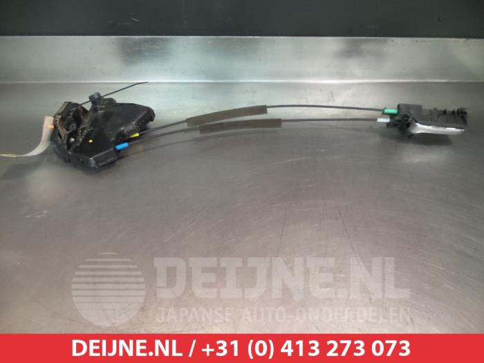 Toyota Corolla Deurslot Mechaniek 4Deurs rechts-voor O281213