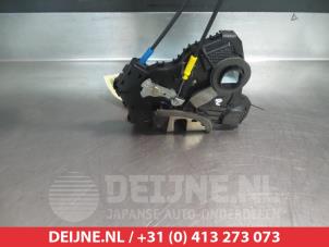 Toyota Corolla Deurslot Mechaniek 4Deurs rechts-voor O281213 foto 2