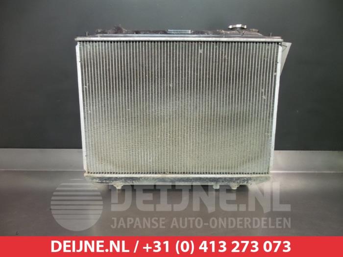 Gebruikte Radiateur Mazda B (UJ/UN) 2.5 D 4x4 Prijs € 25,00 Margeregeling aangeboden door V.Deijne Jap.Auto-onderdelen BV