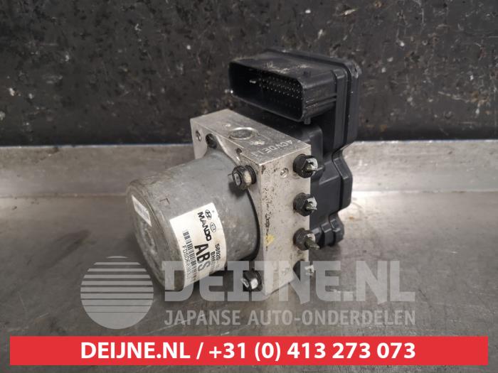 Gebruikte ABS Pomp Kia Rio II (DE) 1.5 CRDi VGT 16V Prijs € 50,00 Margeregeling aangeboden door V.Deijne Jap.Auto-onderdelen BV