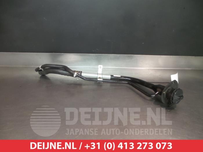 Mazda MX-5 Fuel tank filler pipe O302589