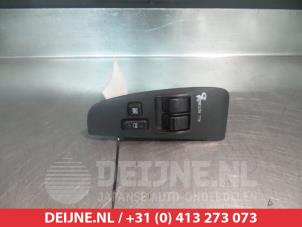 Gebruikte Schakelblok ruiten Toyota Avensis (T25/B1B) 2.0 16V D-4D-F Prijs € 35,00 Margeregeling aangeboden door V.Deijne Jap.Auto-onderdelen BV