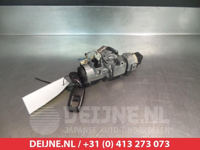 Mazda Premacy Kontaktslot+Sleutel O334717