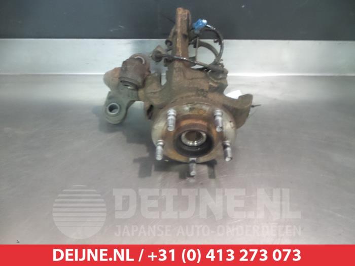 Nissan Primera Fusee links-voor O322501