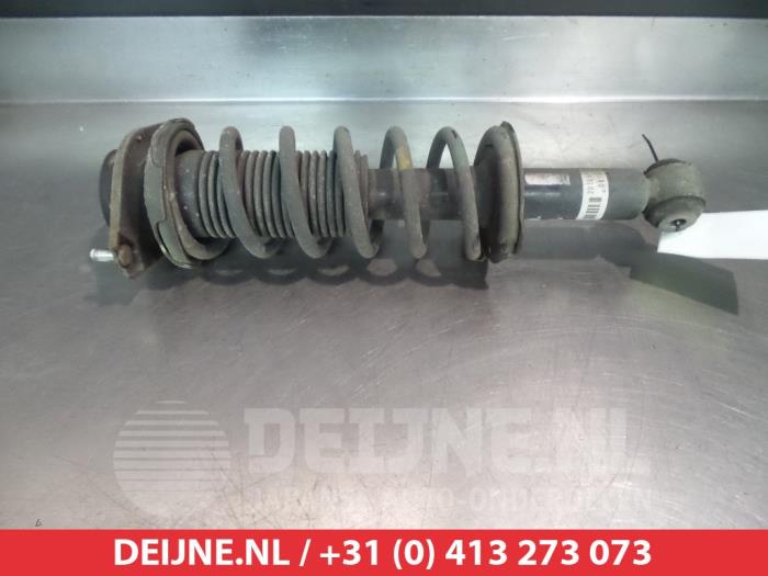 Subaru Impreza Stoßdämpferstrebe links hinten O377711