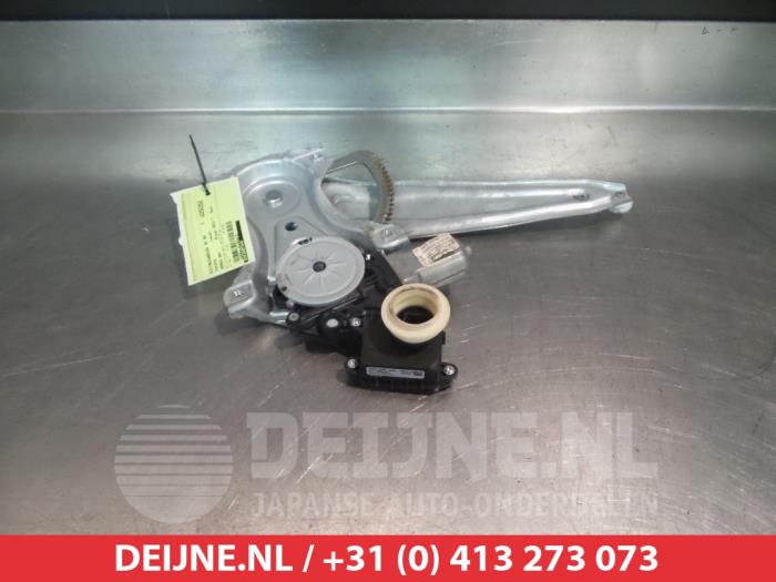 Toyota Verso Ruitmechaniek 4Deurs rechts-achter O291804