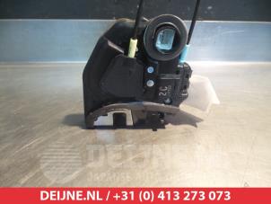 Toyota Urban Cruiser Rear door lock mechanism 4-door, left O280563 photo 2