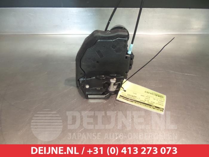 Toyota Urban Cruiser Deurslot Mechaniek 4Deurs rechts-achter O281858