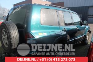 Mitsubishi Pajero Tür 4-türig rechts vorne O273471 foto 2