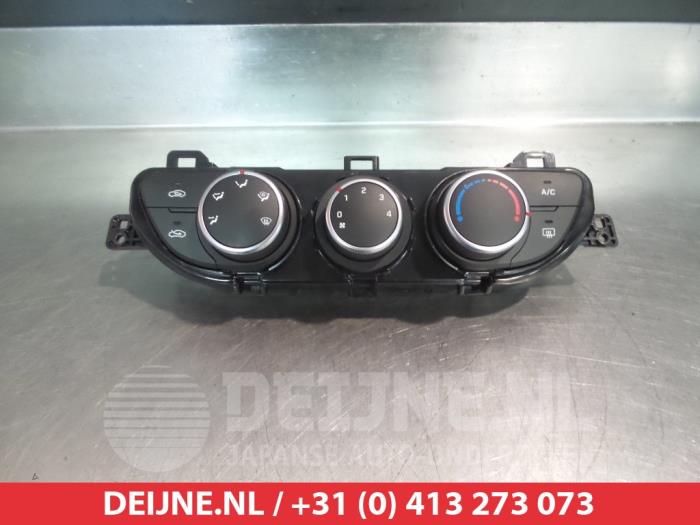 Hyundai I10 Kachel Bedieningspaneel O305469