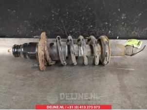 Gebruikte Achterpoot rechts Honda Civic (ES) 1.3 16V VTEC-i IMA Prijs € 35,00 Margeregeling aangeboden door V.Deijne Jap.Auto-onderdelen BV