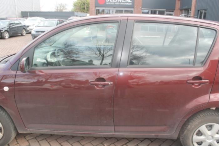 Subaru Justy Tür 4-türig links hinten O285104