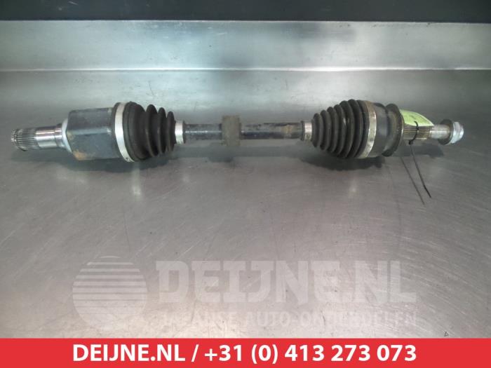 Mazda CX-3 Aandrijfas links-voor O317544