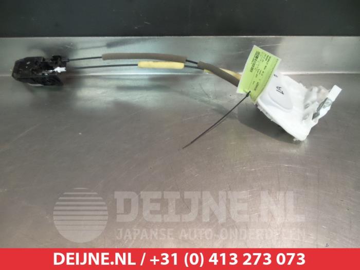 Mazda CX-3 Deurslot Mechaniek 4Deurs links-achter O280013