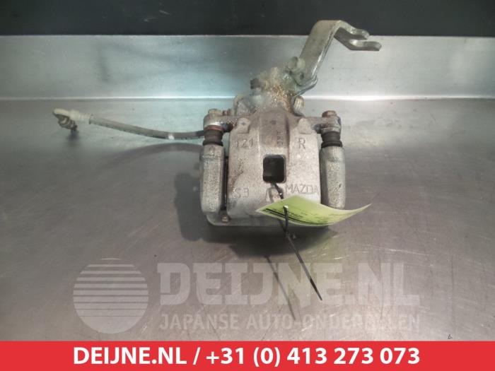 Mazda CX-3 Remklauw (Tang) rechts-achter O376775