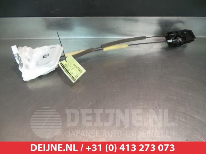 Mazda CX-3 Deurslot Mechaniek 4Deurs rechts-achter O281357
