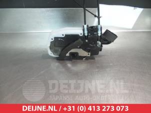 Nissan Juke Door lock mechanism 4-door, front left O279494 photo 2