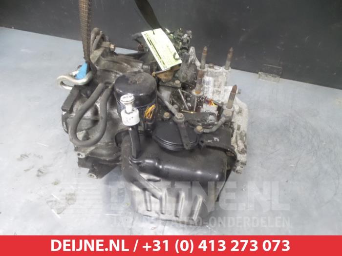 Gebruikte Automaatbak Mitsubishi Space Wagon (N8/N9) 2.4 16V GDI GLX Prijs € 150,00 Margeregeling aangeboden door V.Deijne Jap.Auto-onderdelen BV