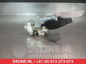 Daihatsu Trevis Deurslot Mechaniek 4Deurs links-achter O280431 foto 2