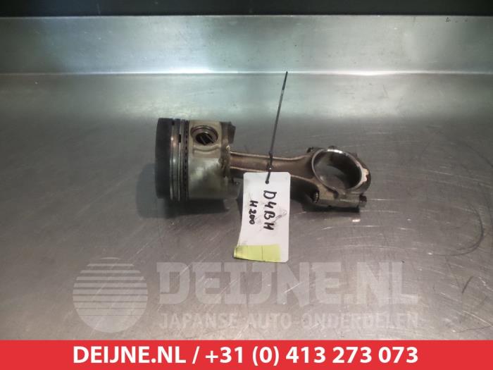 Gebruikte Zuiger Hyundai H-1/Starex Travel 2.5 Tci Prijs € 50,00 Margeregeling aangeboden door V.Deijne Jap.Auto-onderdelen BV