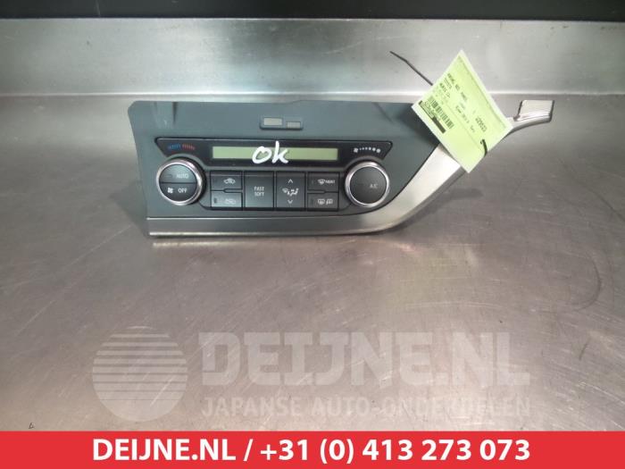 Toyota Auris Heizung Bedienpaneel O306403