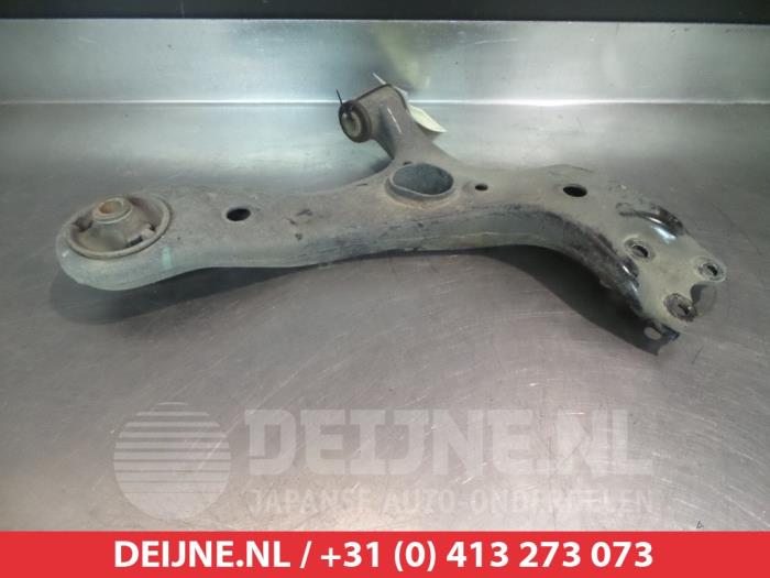 Toyota Auris Draagarm onder rechts-voor O382823
