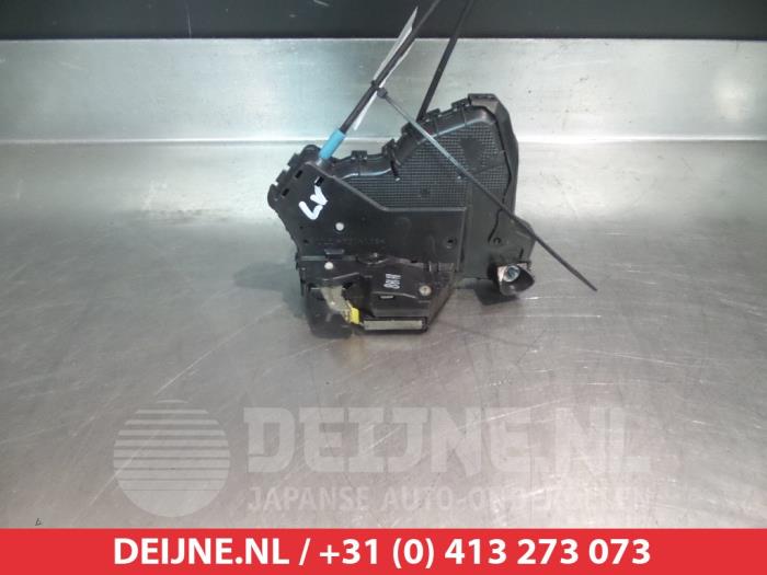 Toyota Verso Deurslot Mechaniek 4Deurs links-voor O279920