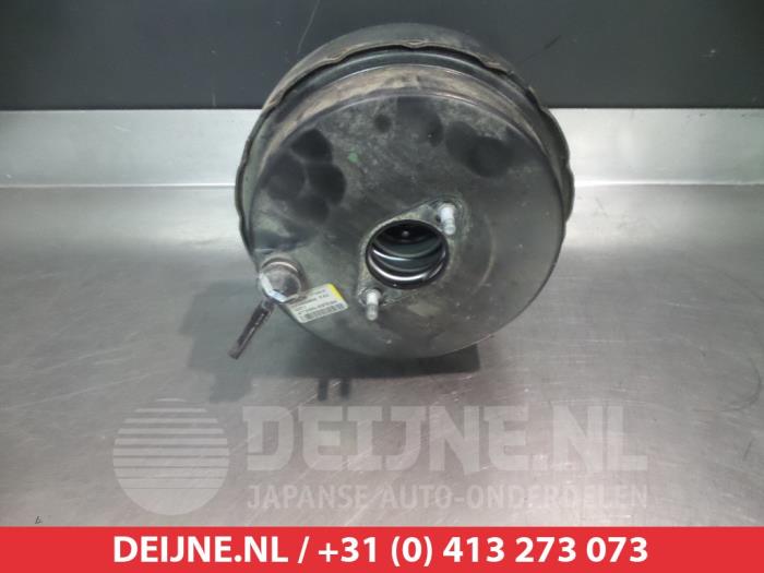 Gebruikte Rembooster Toyota Corolla Verso (R10/11) 2.2 D-4D 16V Prijs € 50,00 Margeregeling aangeboden door V.Deijne Jap.Auto-onderdelen BV