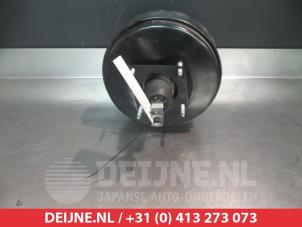 Rembooster van een Toyota Corolla Verso (R10/11) 2.2 D-4D 16V 2007