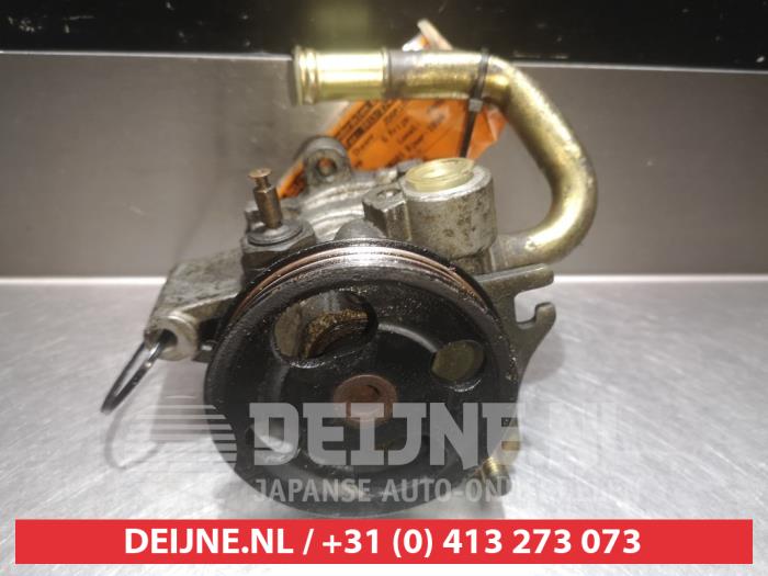 Gebruikte Pomp Servo Daihatsu Sirion/Storia (M1) 1.0 12V Prijs € 30,00 Margeregeling aangeboden door V.Deijne Jap.Auto-onderdelen BV