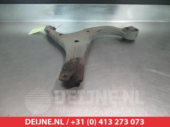 Hyundai Accent Draagarm onder rechts-voor O382118