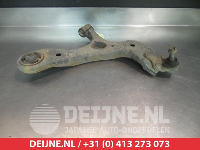 Toyota Verso Draagarm onder rechts-voor O382854
