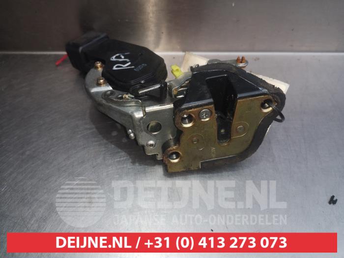 Toyota Corolla Deurslot Mechaniek 4Deurs rechts-achter O281825
