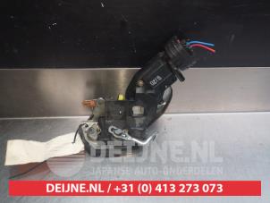 Toyota Corolla Türschlossmechanik 4-türig rechts hinten O281825 foto 3