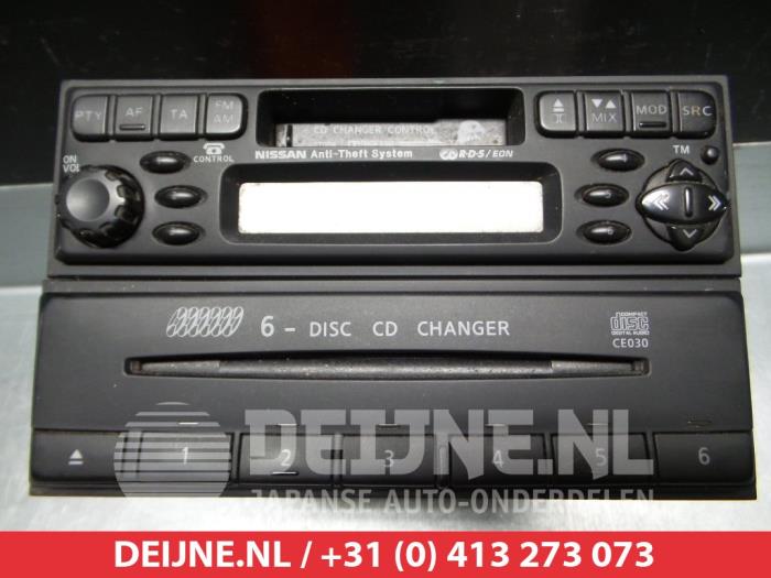 Nissan King Cab Radio O312993