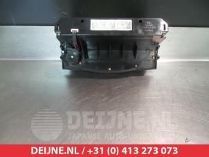 Hyundai Trajet Kachel Bedieningspaneel O305483 foto 2