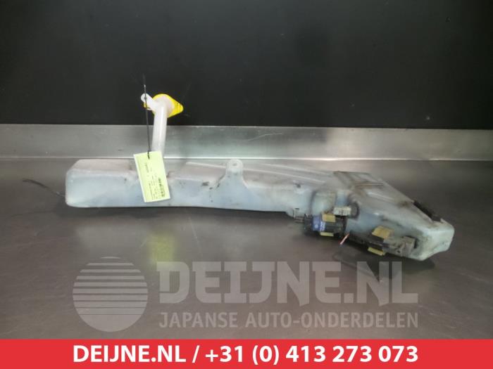 Nissan Navara Ruitensproeiertank voor O340532